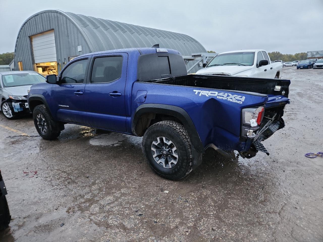2022 TOYOTA TACOMA TRD OFF-ROAD photo 2