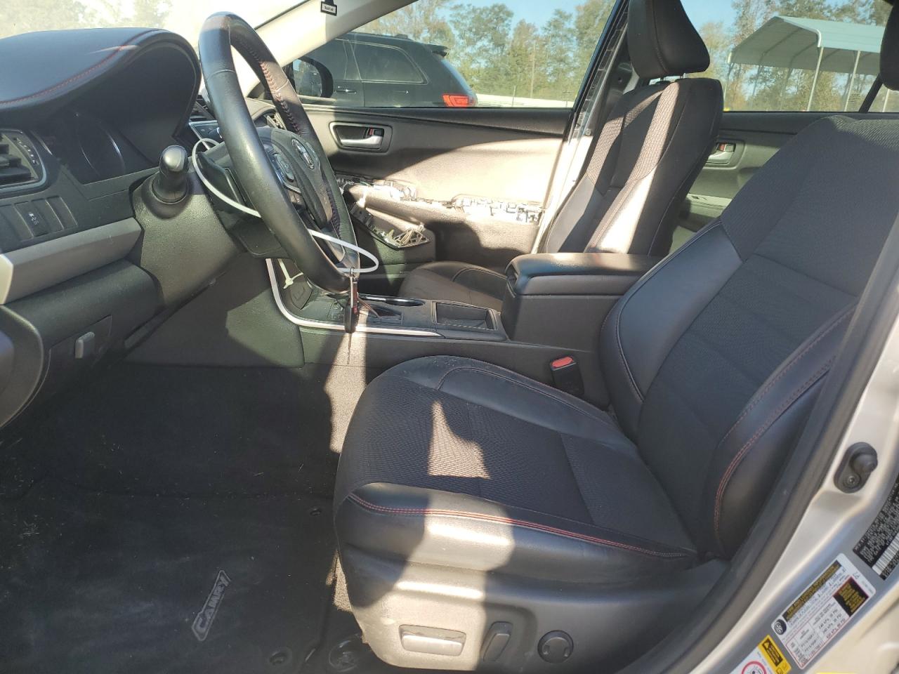 2017 TOYOTA CAMRY SE photo 19