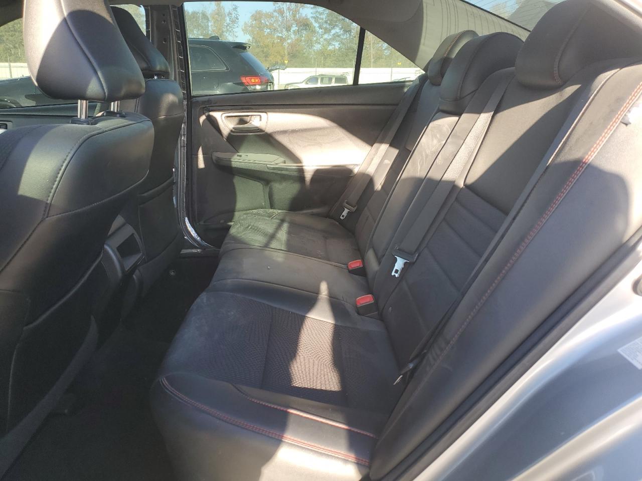 2017 TOYOTA CAMRY SE photo 28