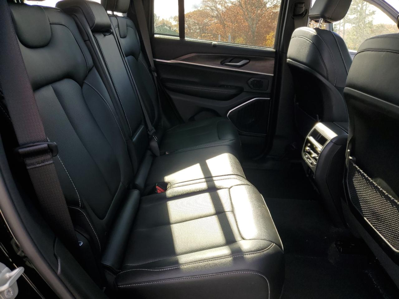 2024 JEEP GRAND CHEROKEE LIMITED 4XE photo 11