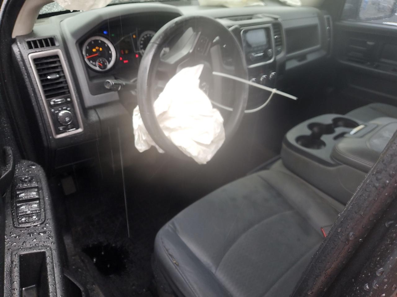 2016 RAM 1500 SLT photo 8