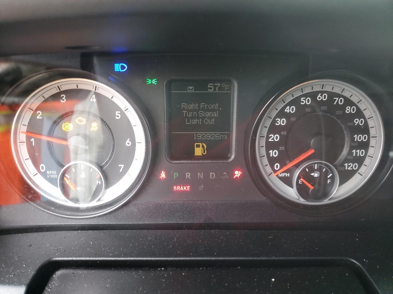 2016 RAM 1500 SLT photo 9