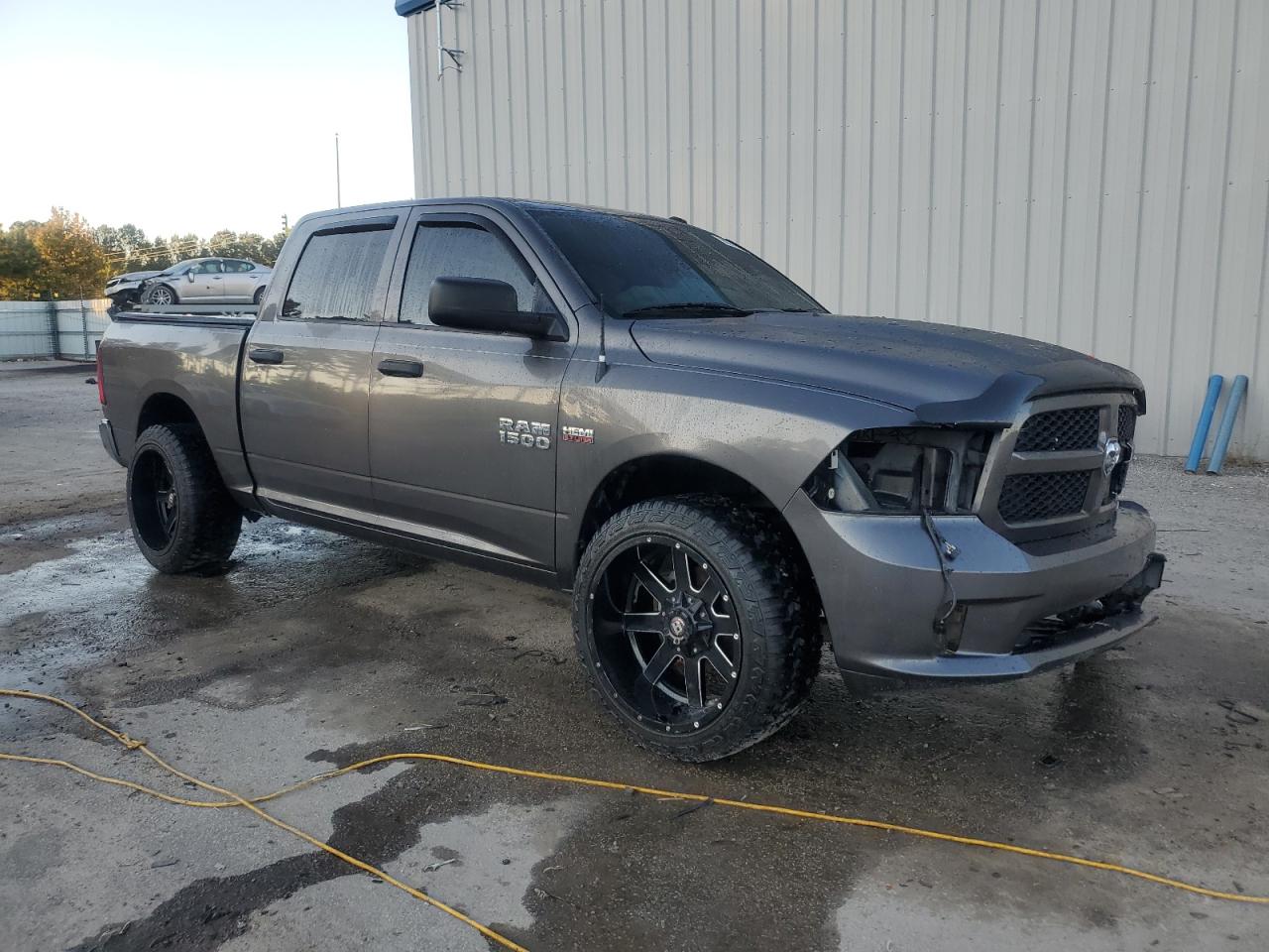 2016 RAM 1500 SLT photo 4