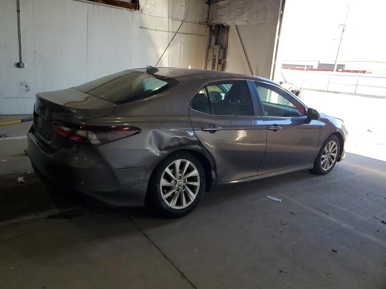 2021 TOYOTA CAMRY LE photo 7