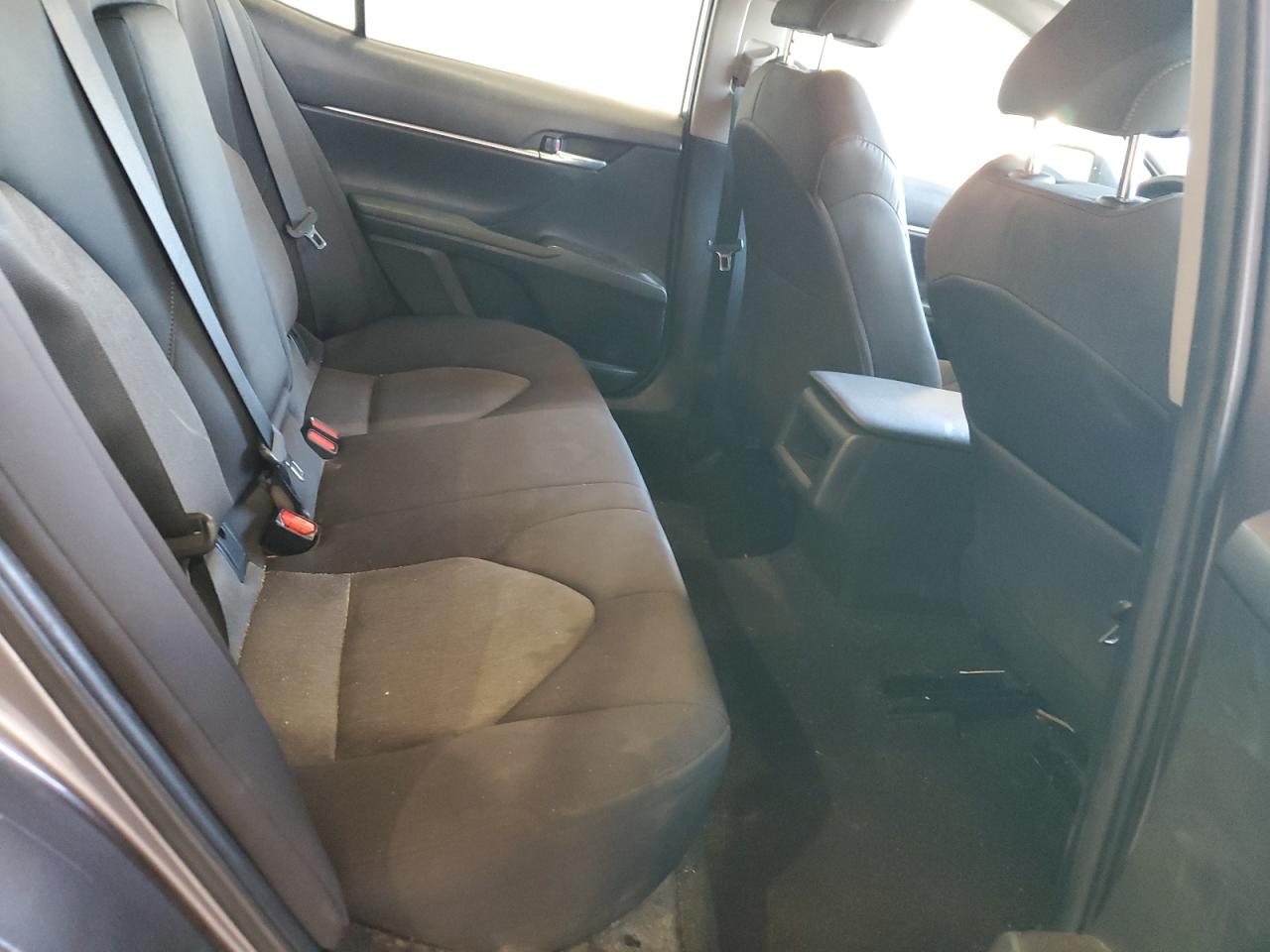2021 TOYOTA CAMRY LE photo 28