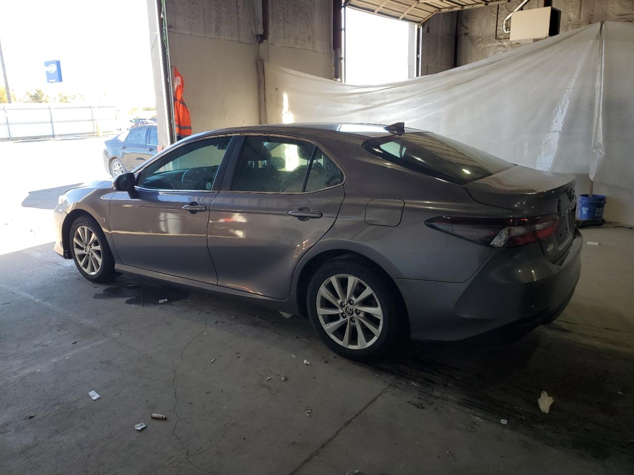 2021 TOYOTA CAMRY LE photo 4