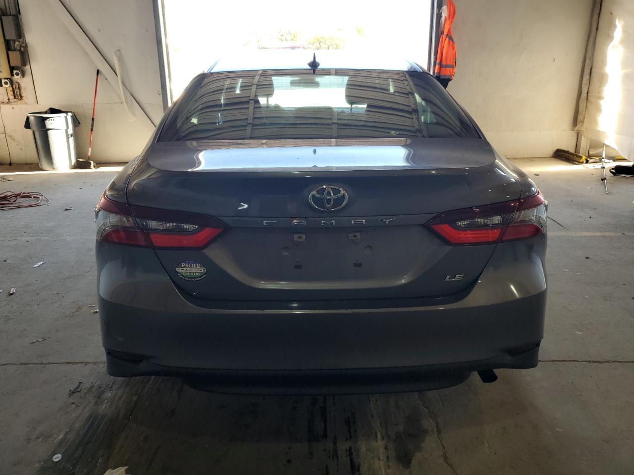 2021 TOYOTA CAMRY LE photo 16
