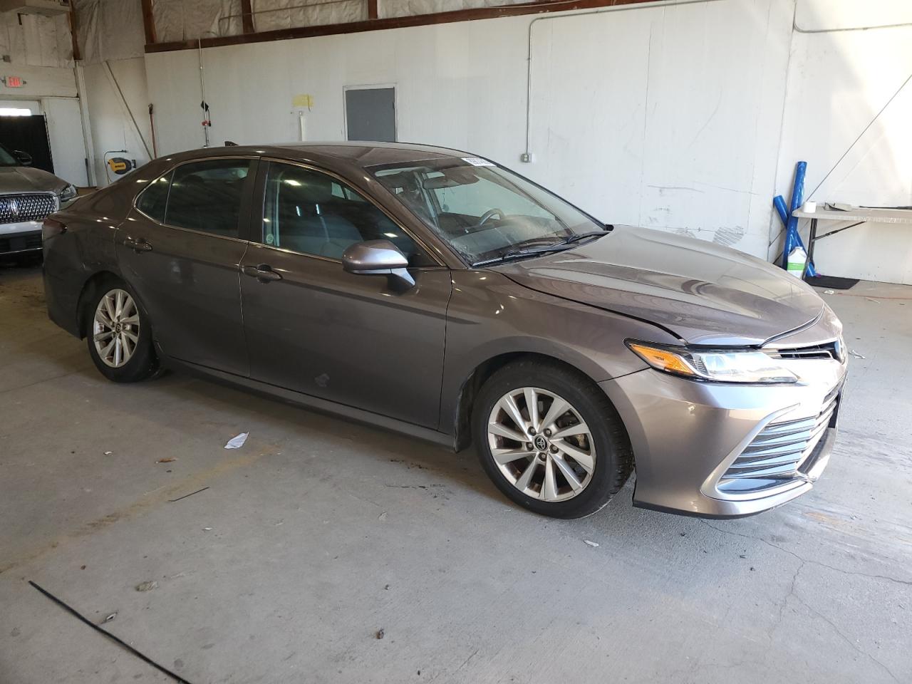 2021 TOYOTA CAMRY LE photo 10
