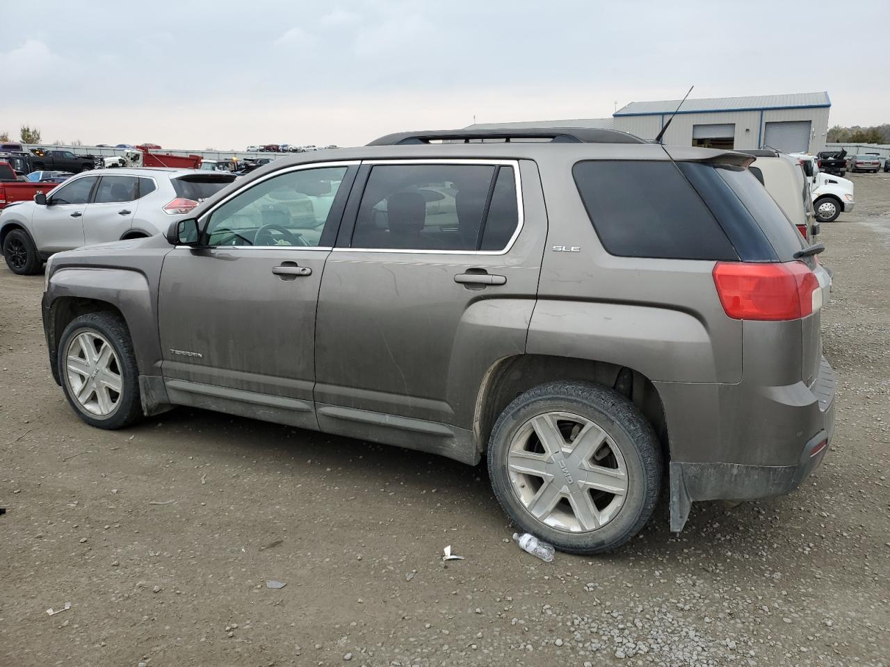 2012 GMC TERRAIN SLE photo 3