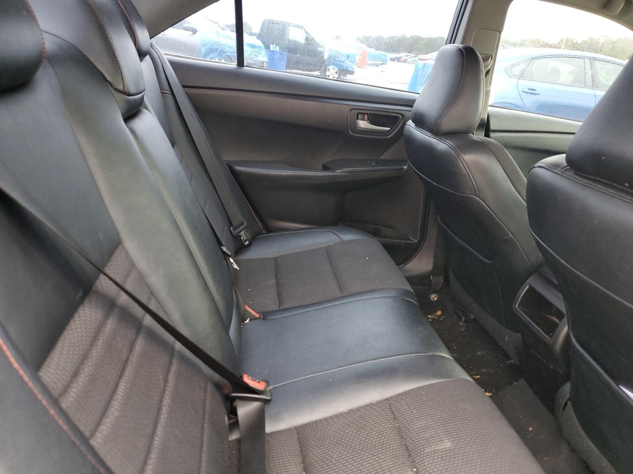 2017 TOYOTA CAMRY LE photo 28