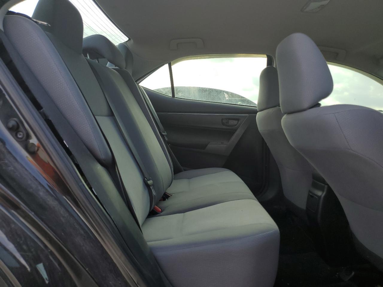 2015 TOYOTA COROLLA L photo 19