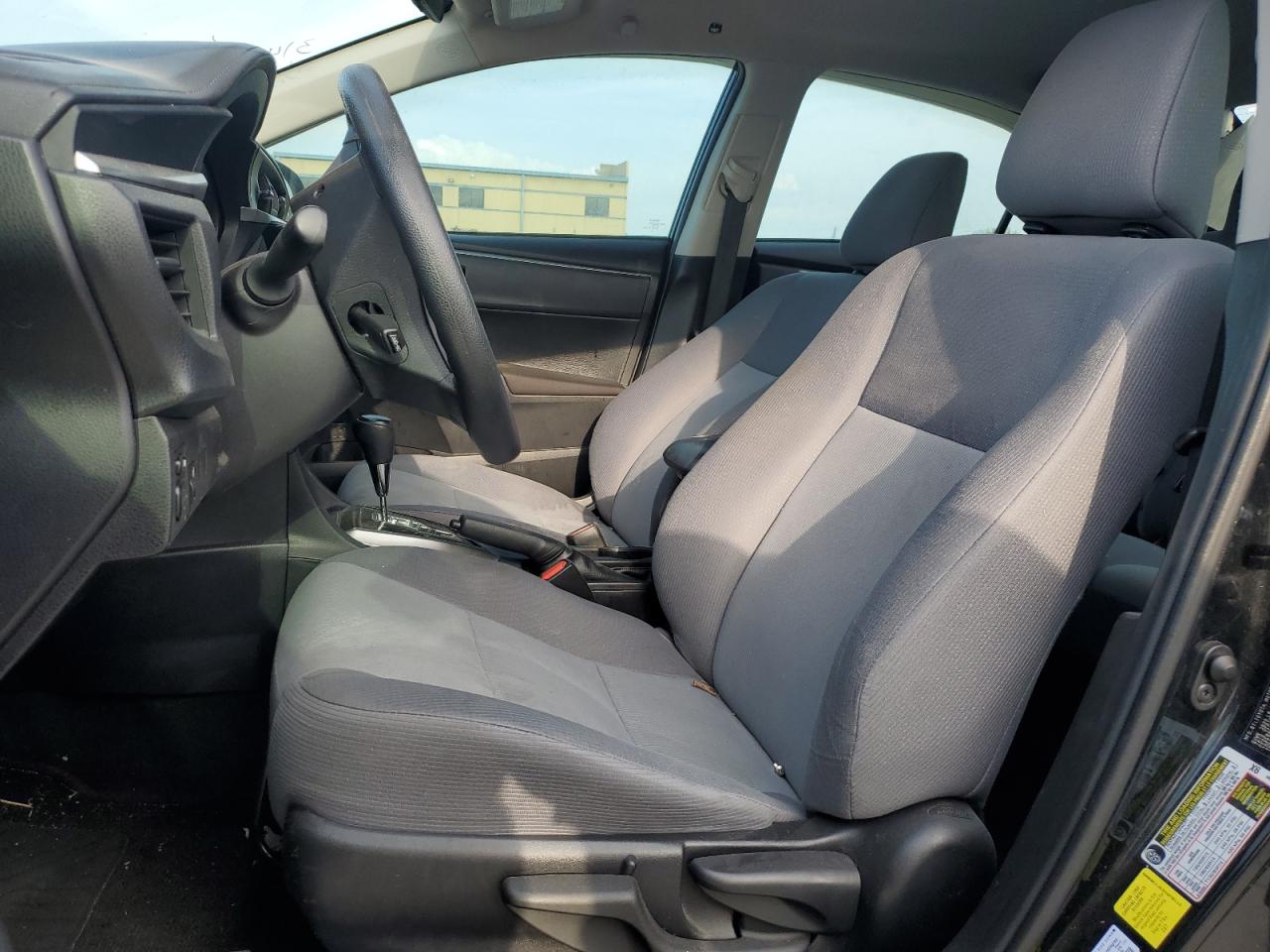 2015 TOYOTA COROLLA L photo 13