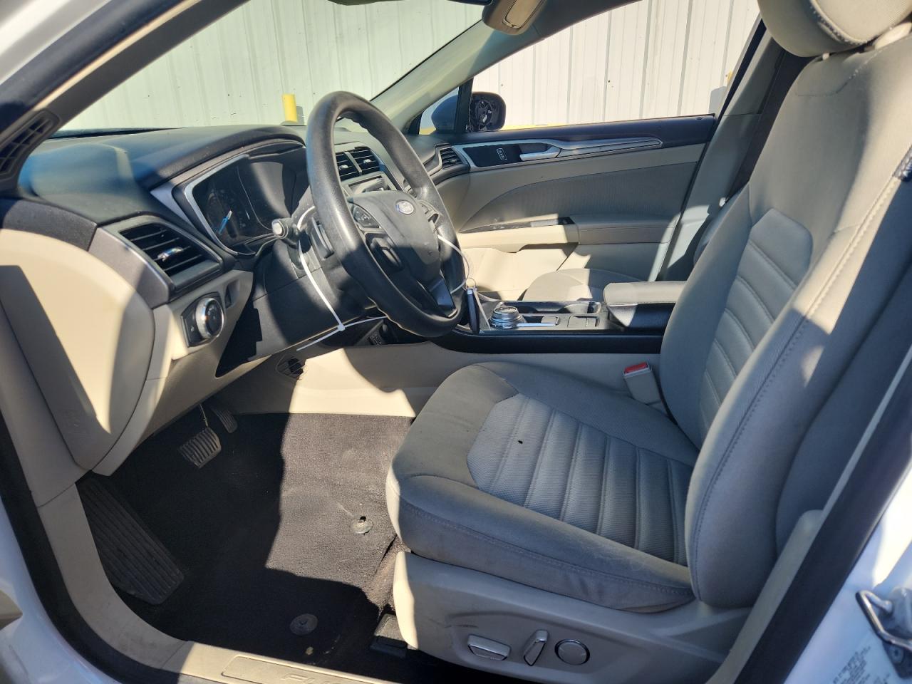 2019 FORD FUSION SE photo 19