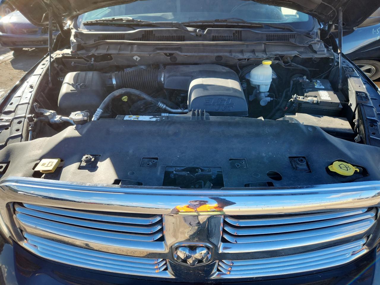 2014 RAM 1500 SLT photo 11