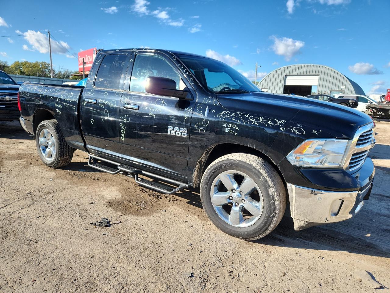 2014 RAM 1500 SLT photo 4