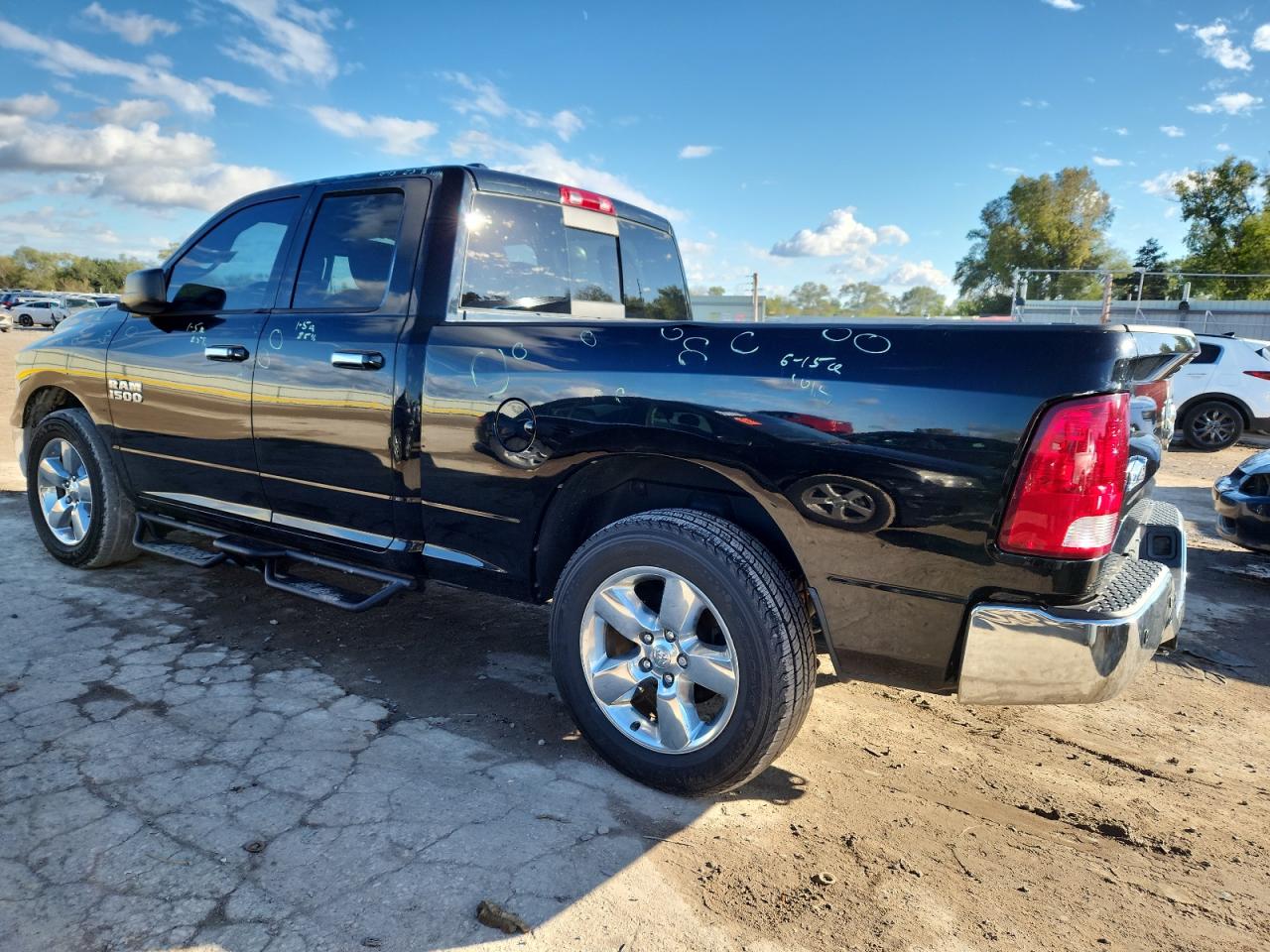 2014 RAM 1500 SLT photo 2