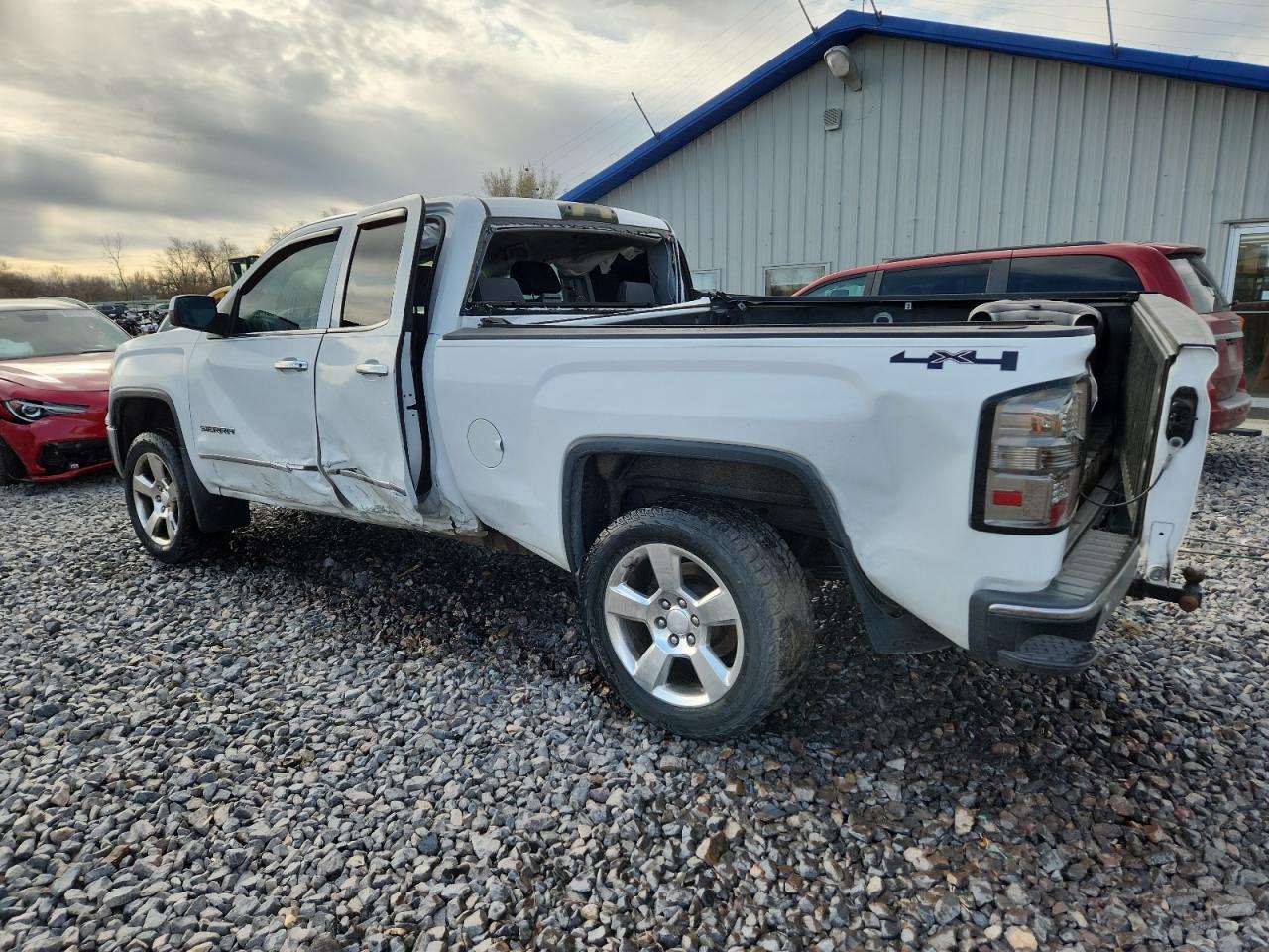 2014 GMC SIERRA K1500 SLE photo 3