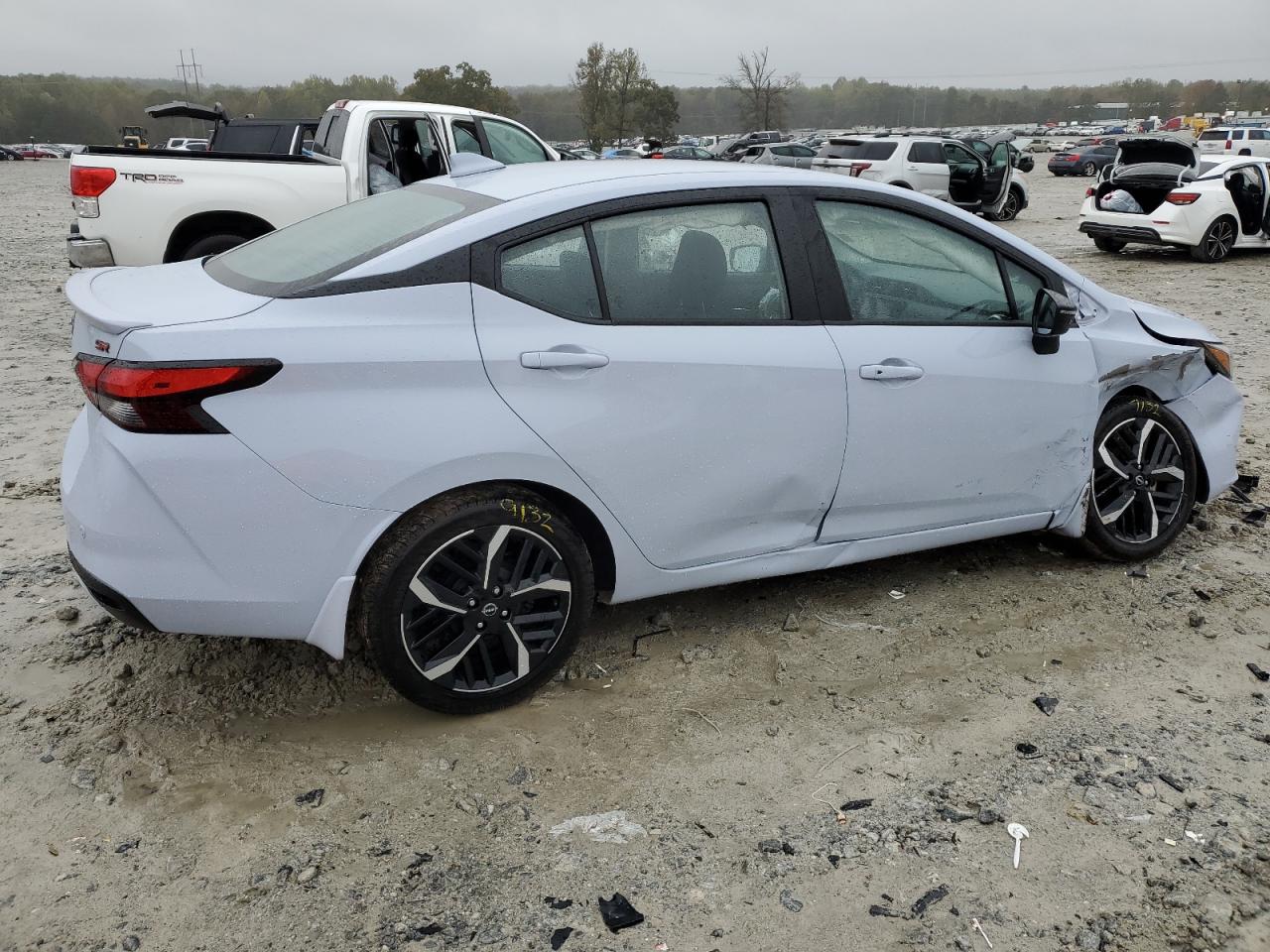 2024 NISSAN VERSA SR photo 3