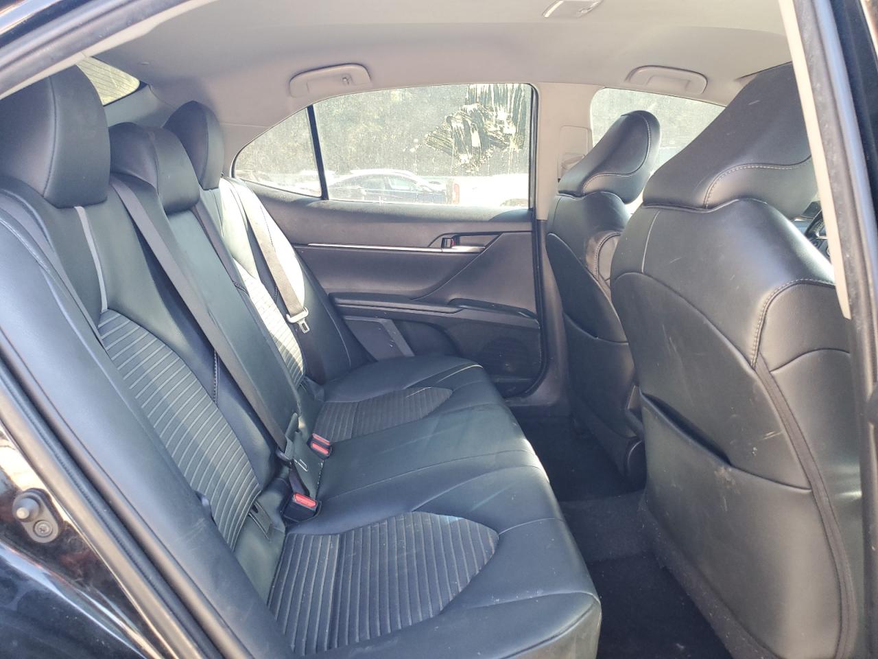 2020 TOYOTA CAMRY SE photo 19