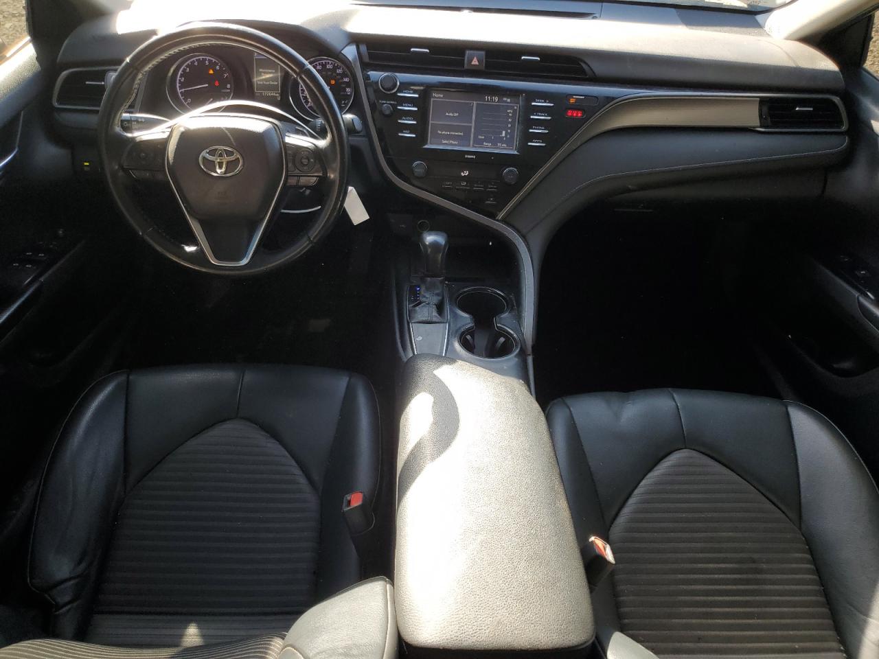2020 TOYOTA CAMRY SE photo 15