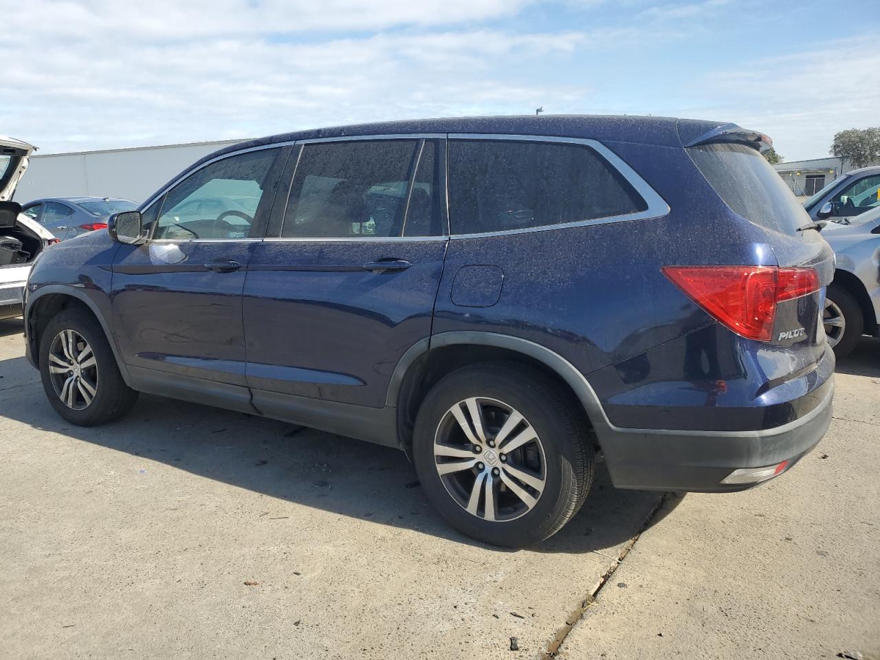 2016 HONDA PILOT photo 2