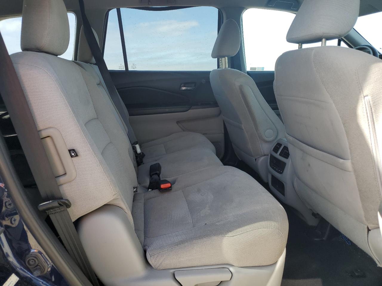2016 HONDA PILOT photo 11