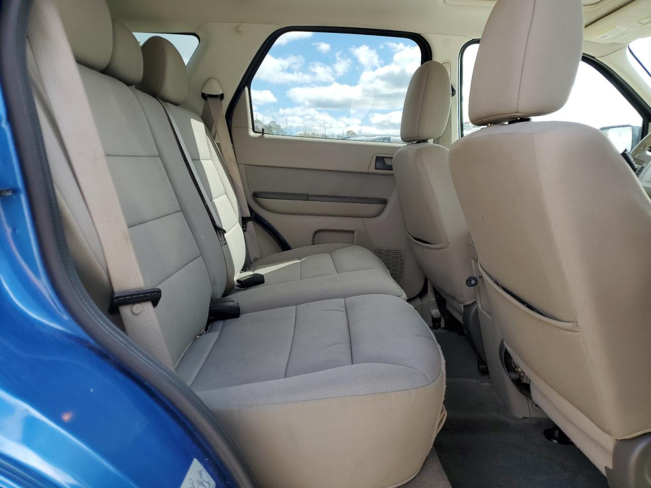 2011 FORD ESCAPE XLT photo 11