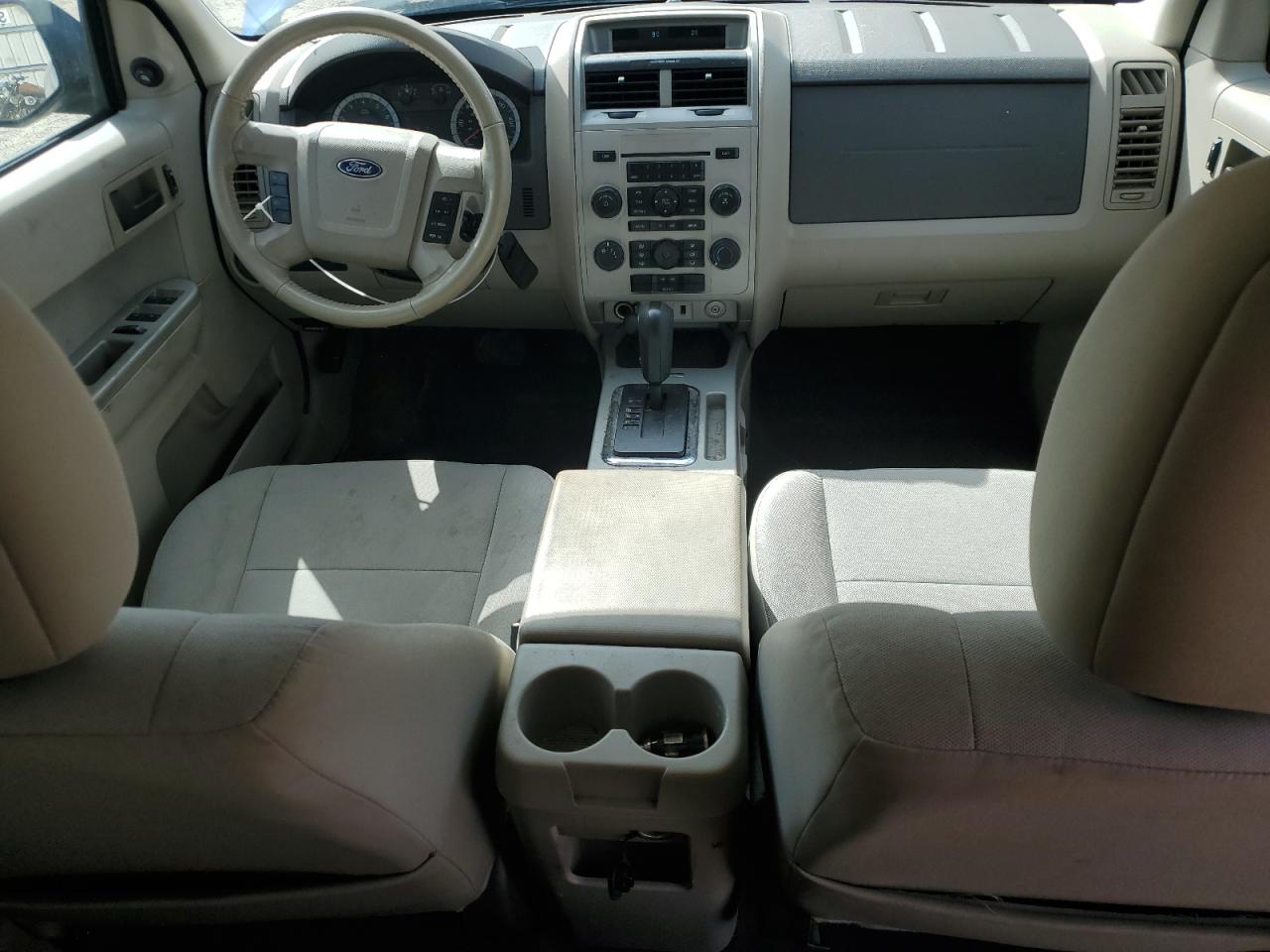 2011 FORD ESCAPE XLT photo 8