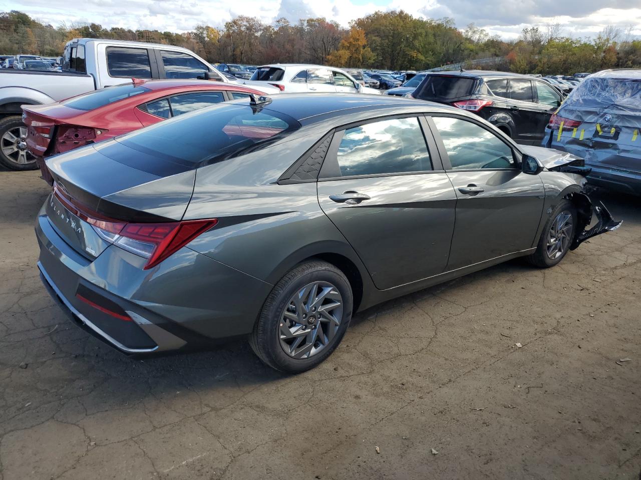 2025 HYUNDAI ELANTRA BLUE photo 3