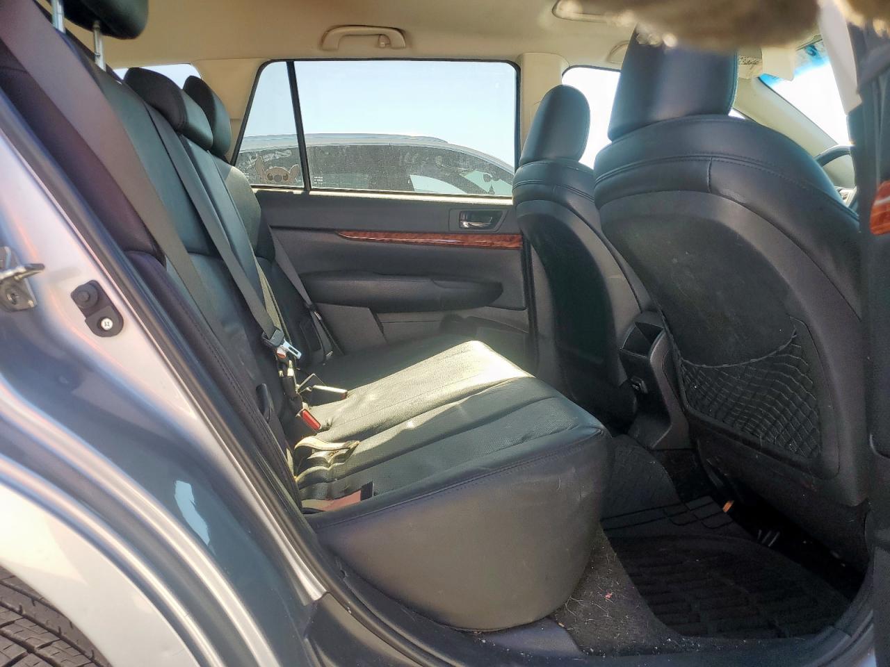 2012 SUBARU OUTBACK photo 11