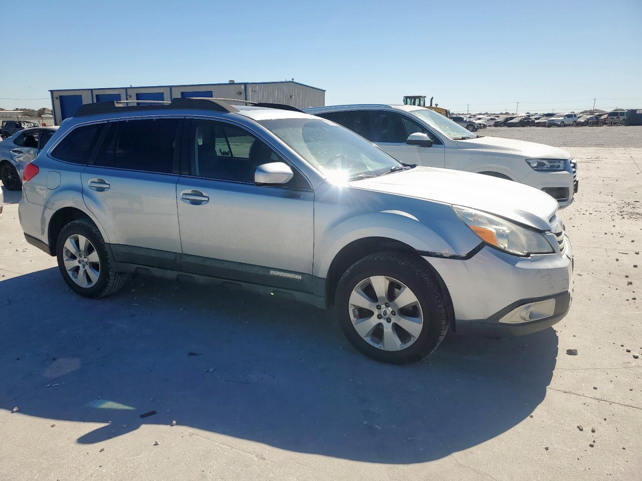 2012 SUBARU OUTBACK photo 4
