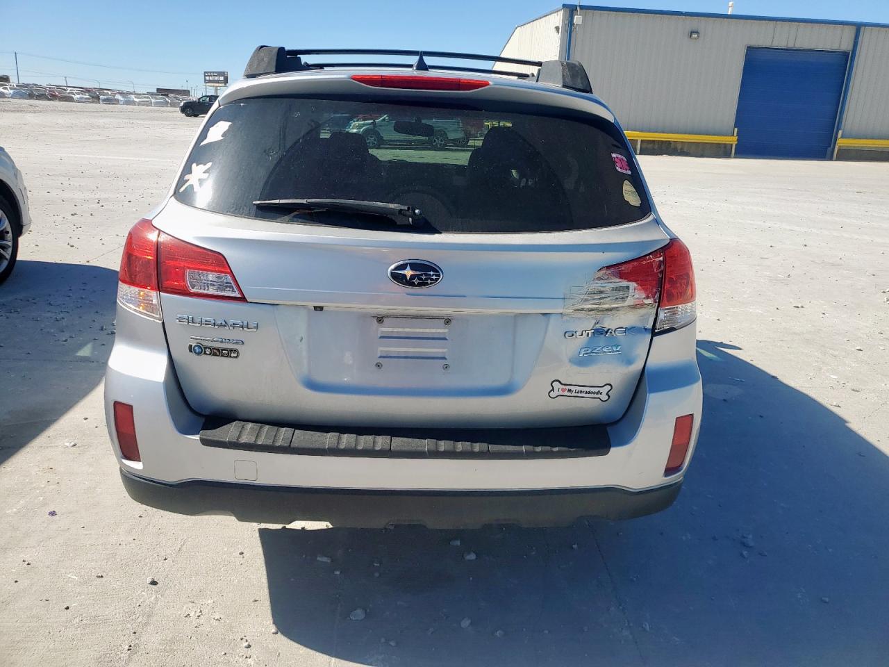 2012 SUBARU OUTBACK photo 6