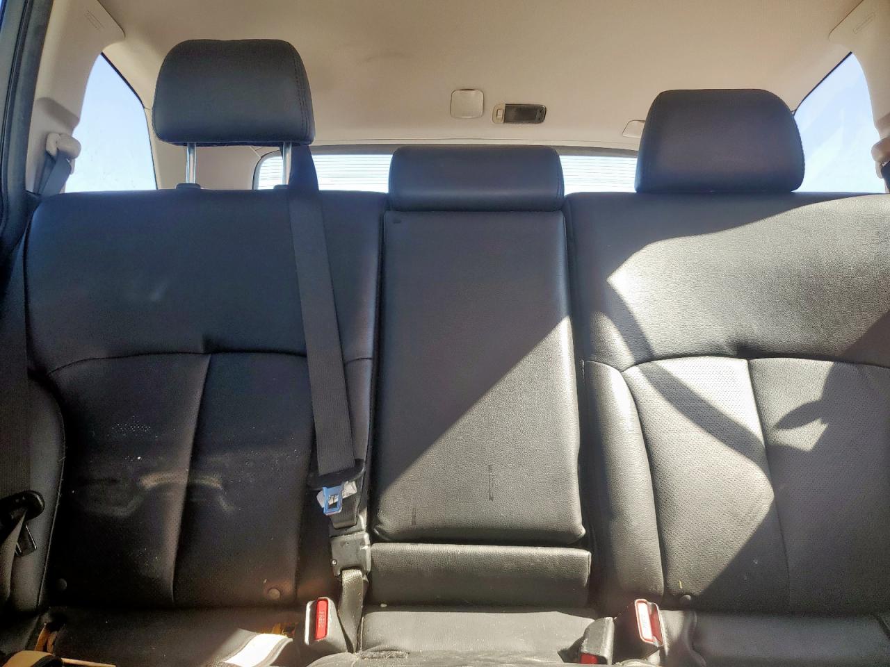 2012 SUBARU OUTBACK photo 10