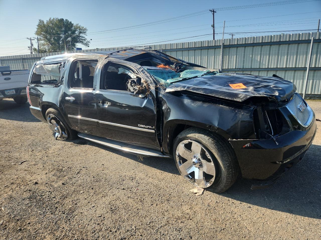 2011 GMC YUKON XL DENALI photo 4