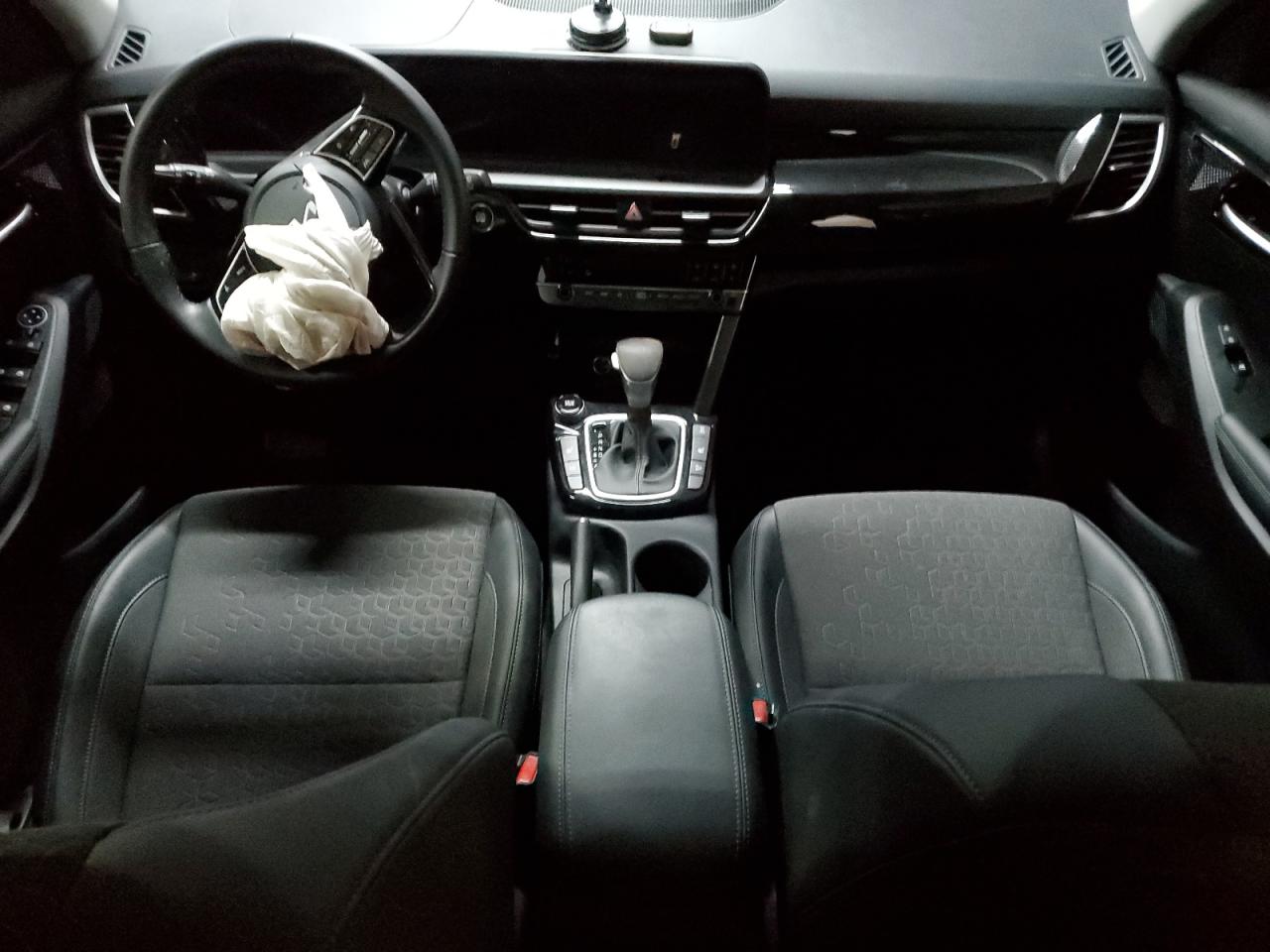 2025 KIA SELTOS S photo 8