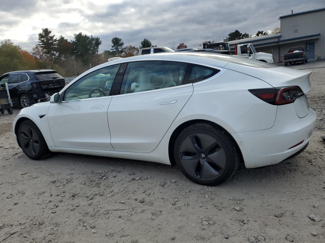 2018 TESLA MODEL 3 photo 4