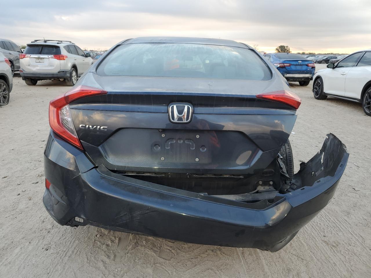 2016 HONDA CIVIC LX photo 11