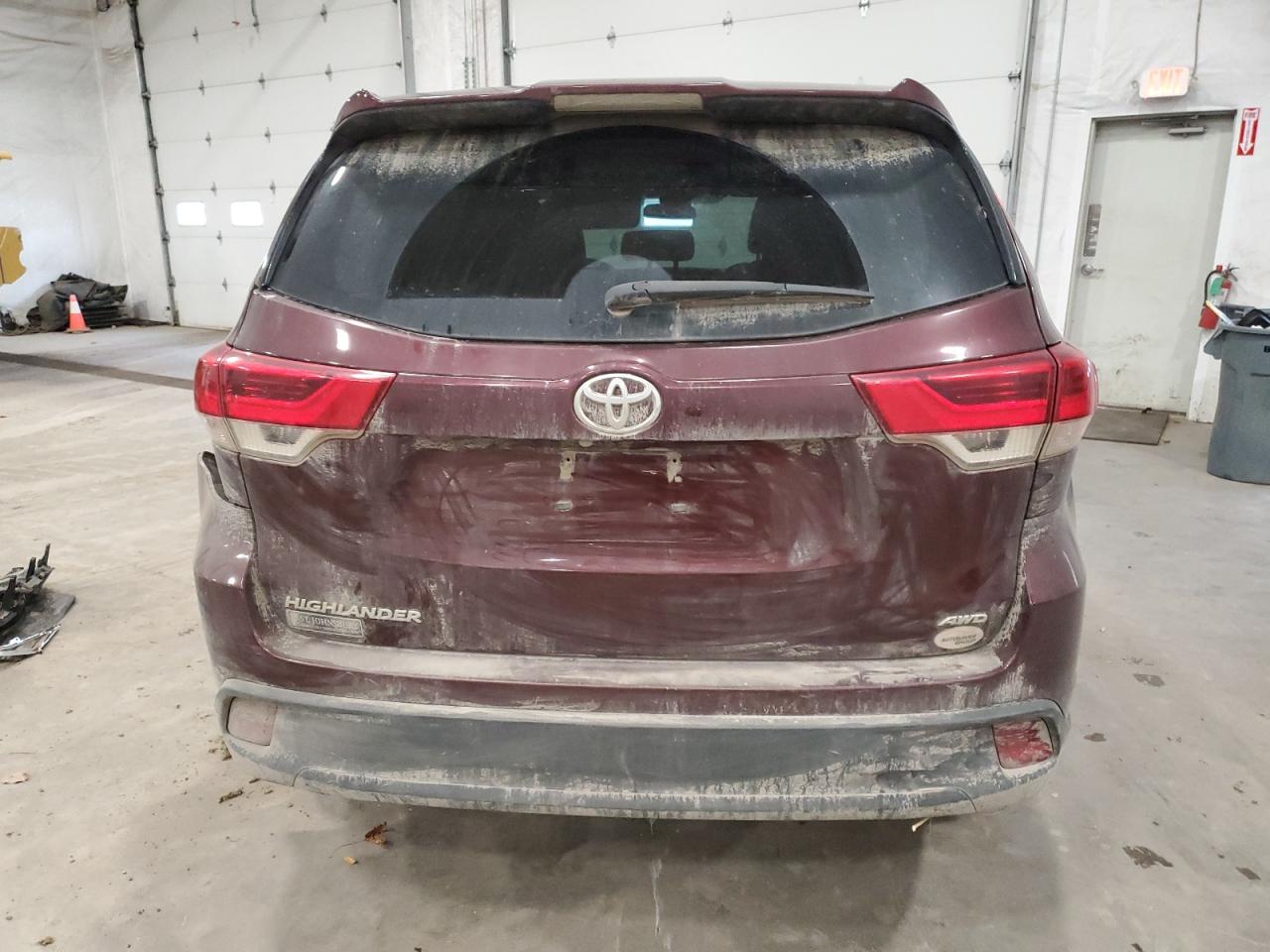 2019 TOYOTA HIGHLANDER LE photo 11