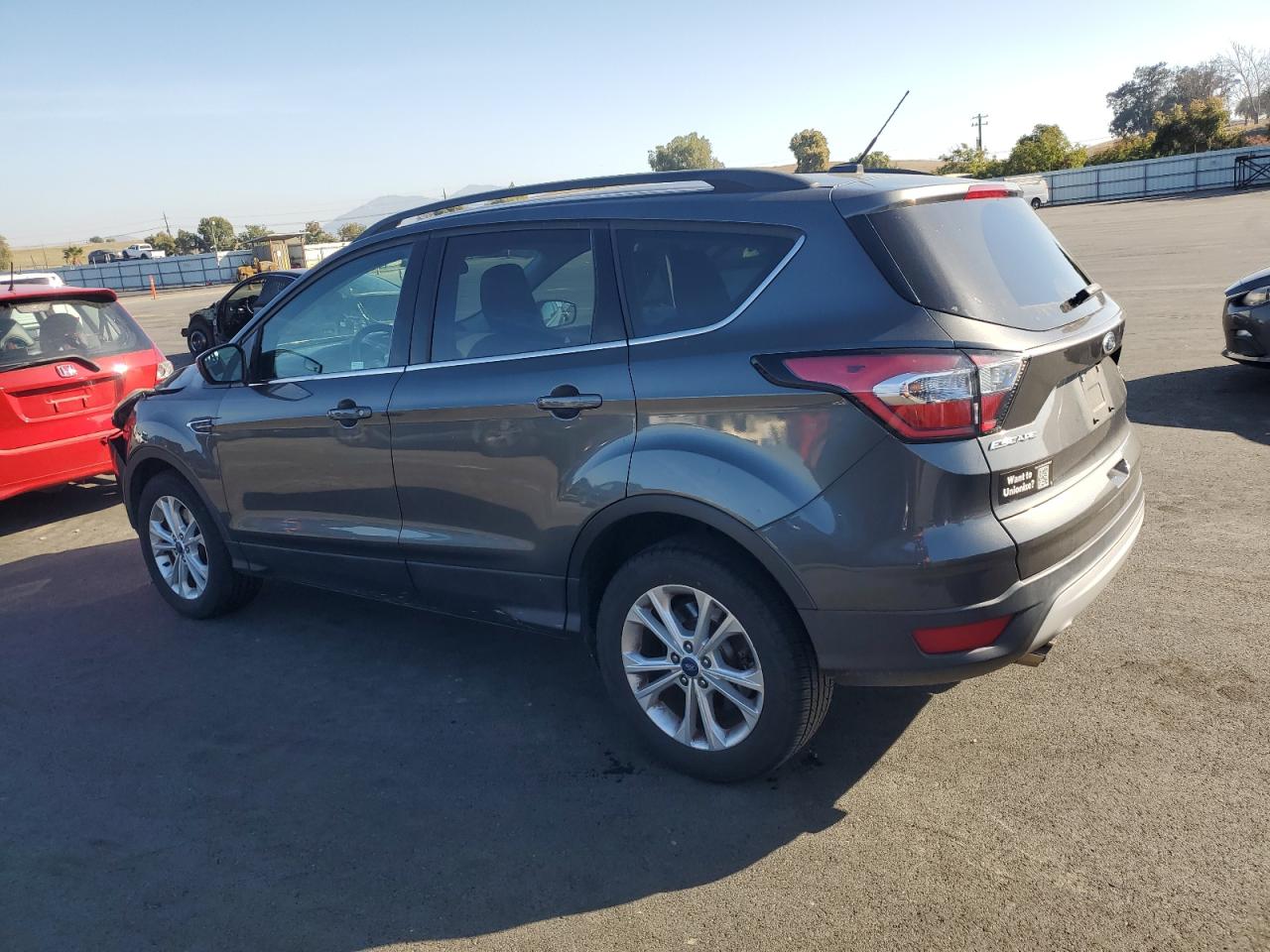 2018 FORD ESCAPE SE photo 2