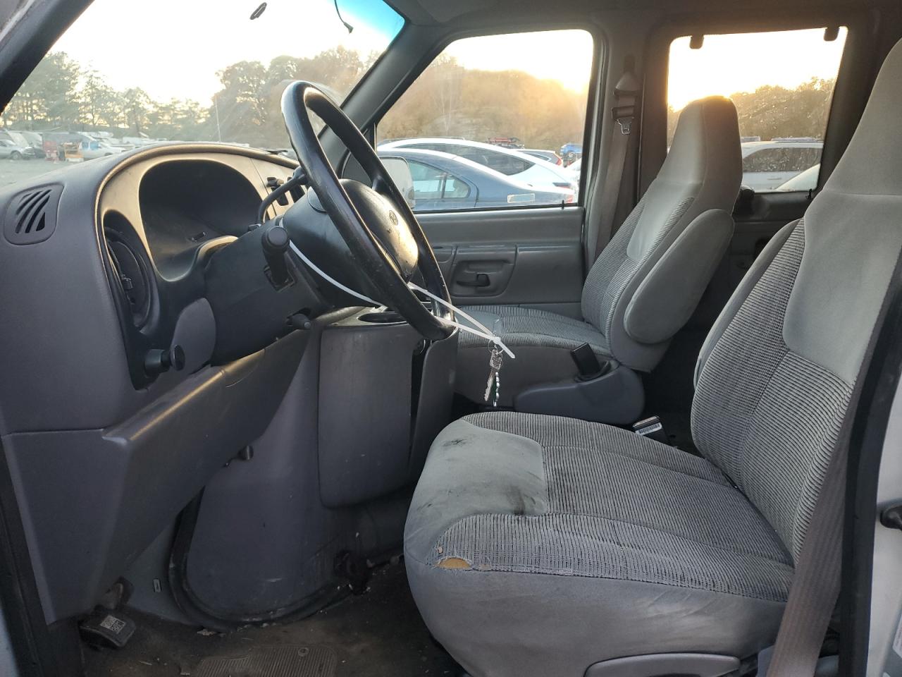 1998 FORD ECONOLINE photo 7