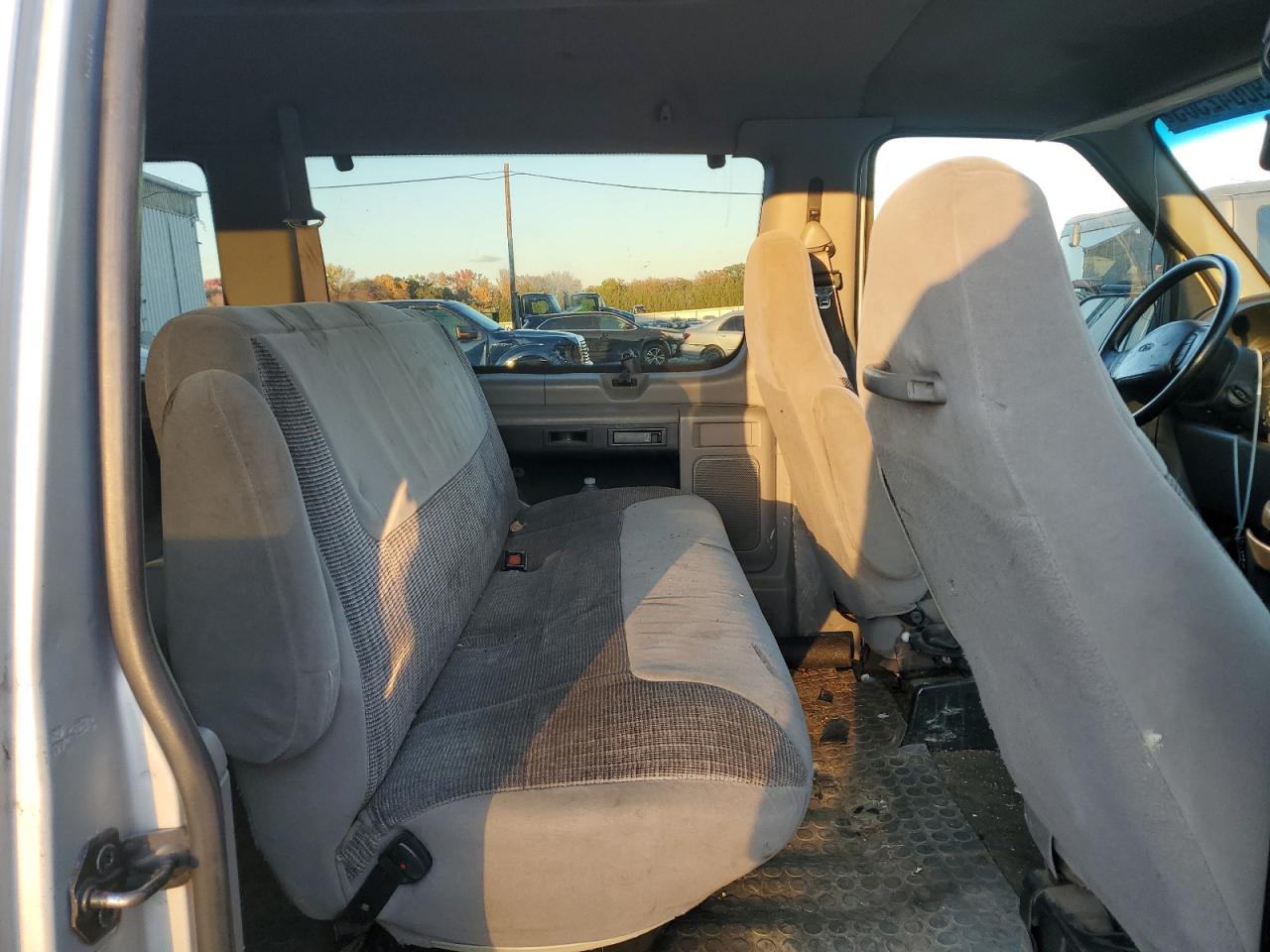 1998 FORD ECONOLINE photo 11