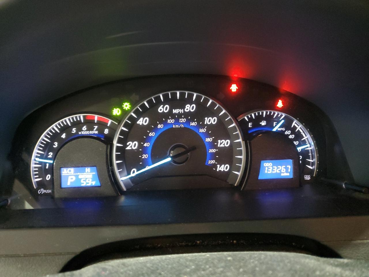 2013 TOYOTA CAMRY XLE photo 25