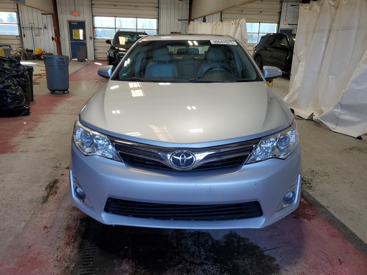 2013 TOYOTA CAMRY XLE photo 13