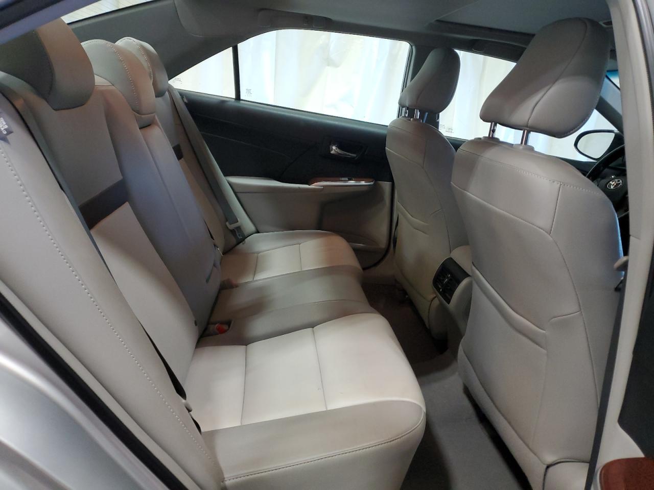 2013 TOYOTA CAMRY XLE photo 28