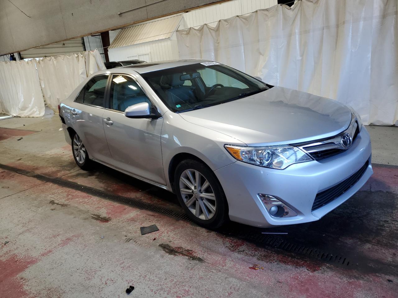 2013 TOYOTA CAMRY XLE photo 10