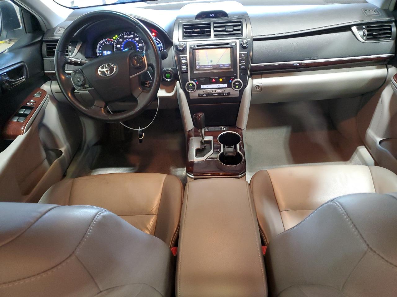 2013 TOYOTA CAMRY XLE photo 22