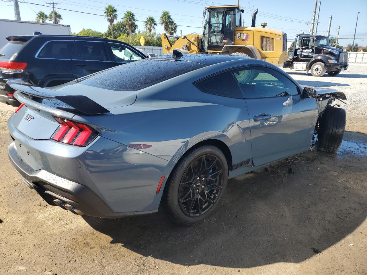 2024 FORD MUSTANG GT photo 3
