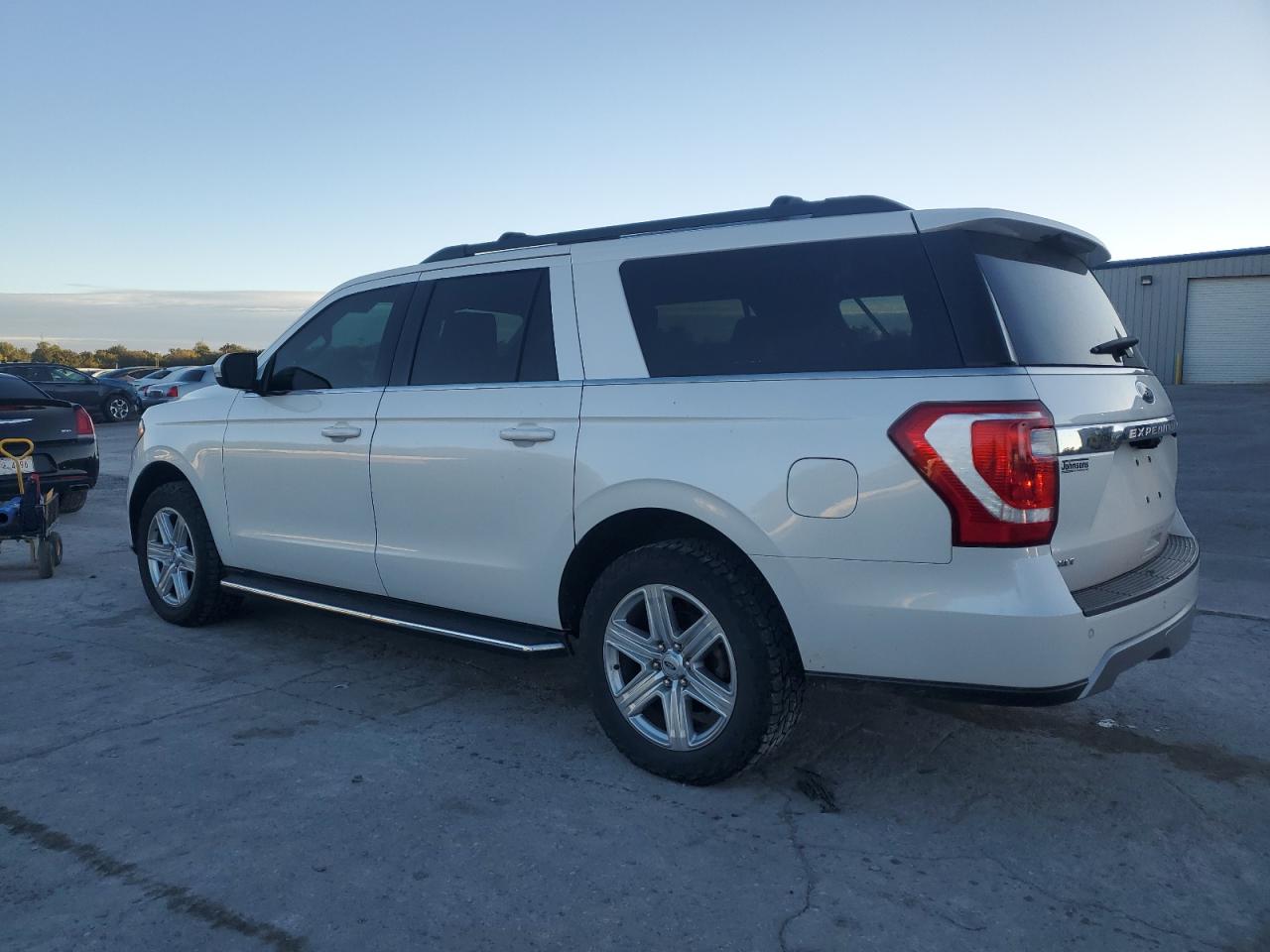 2018 FORD EXPEDITION MAX XLT photo 2