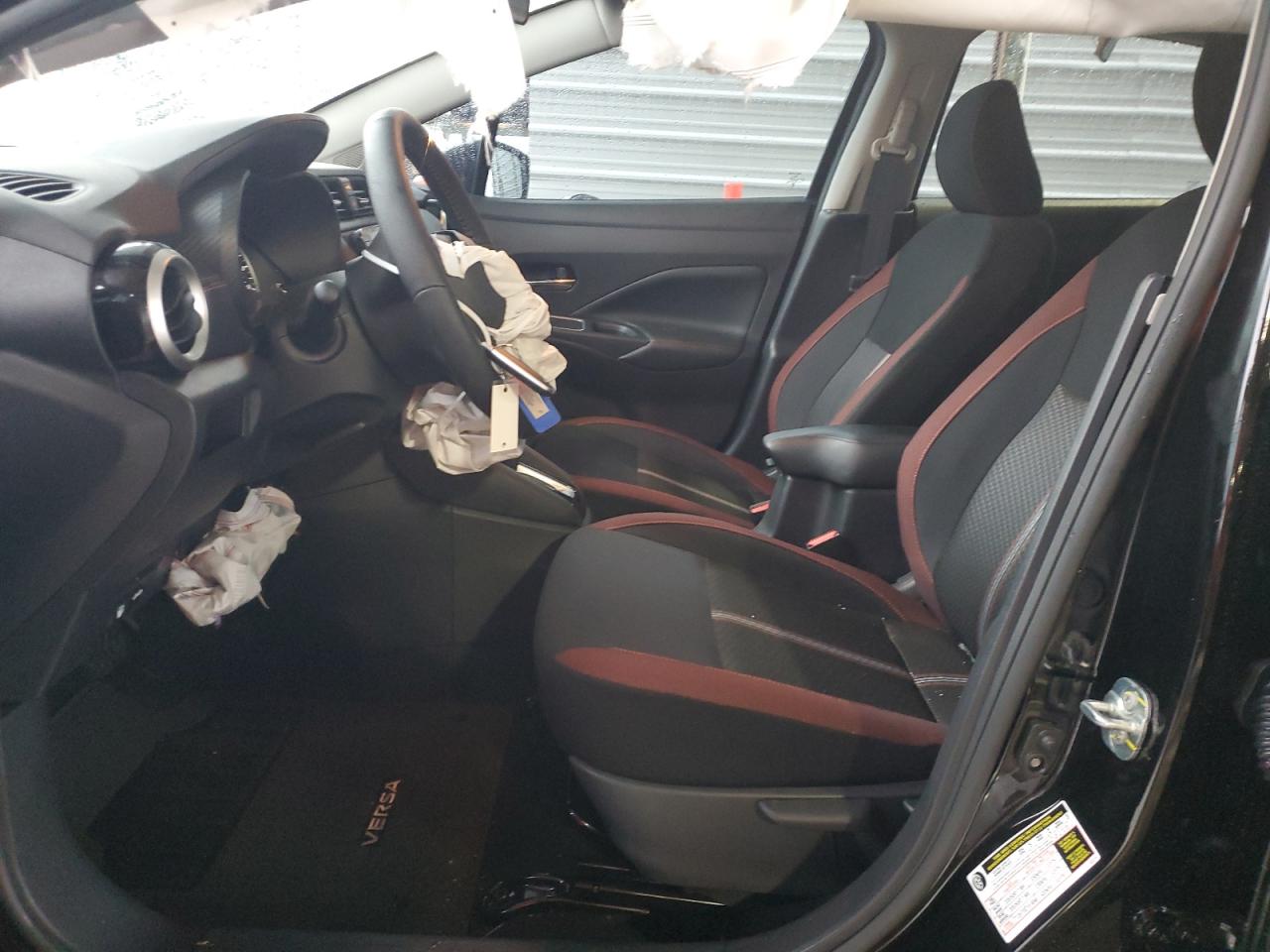 2025 NISSAN VERSA SR photo 19