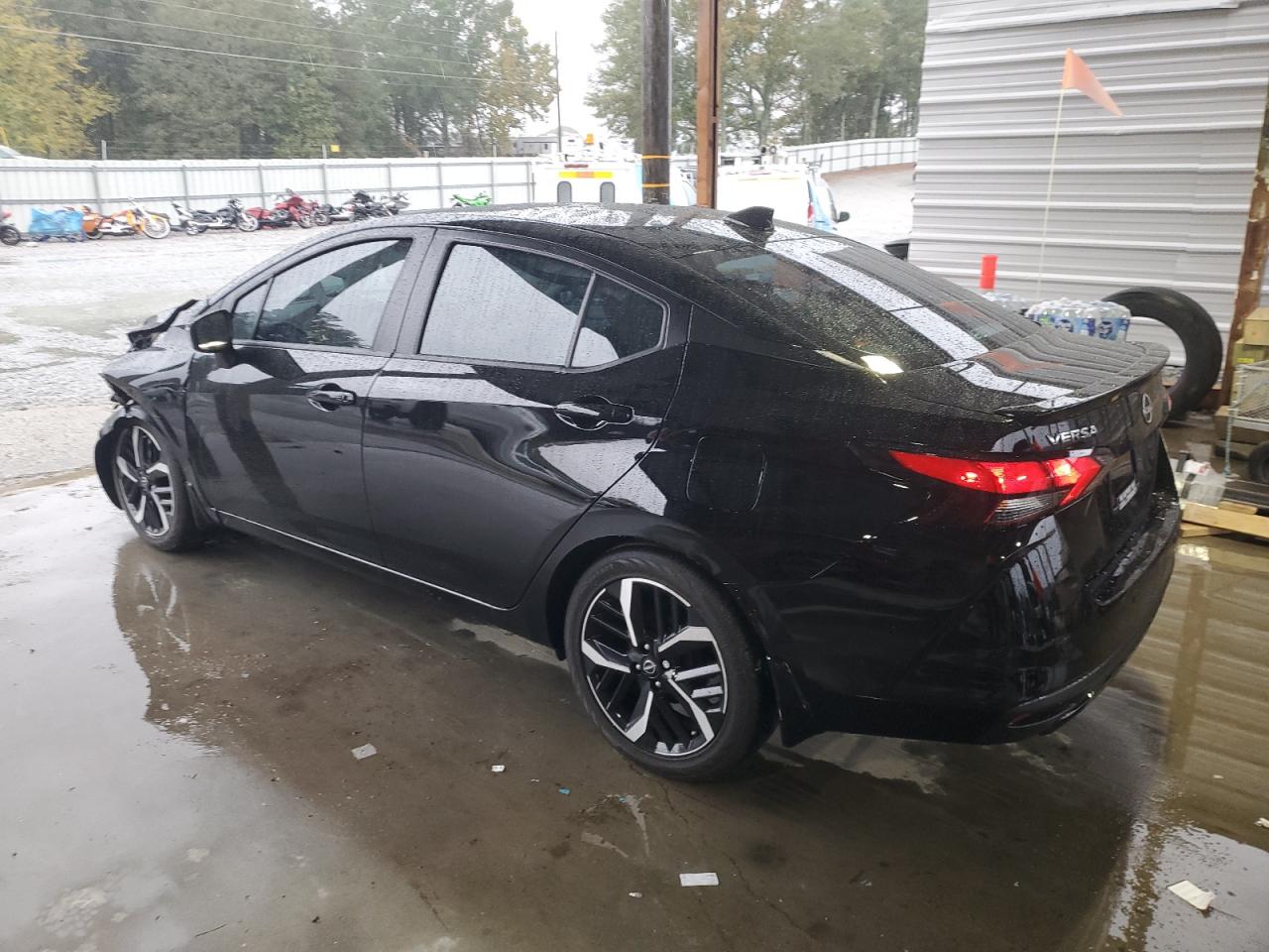 2025 NISSAN VERSA SR photo 4